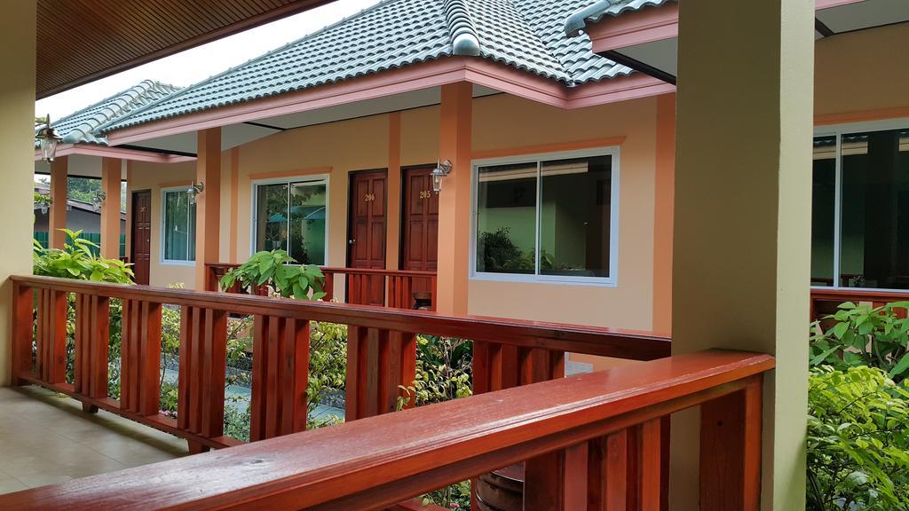 Ruen Narisra Resort Sukhothai Exterior photo